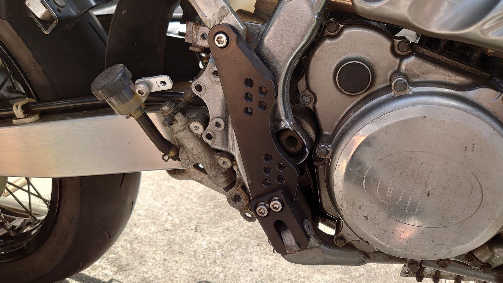 DR-Z400SM用 ノースライン ハングオフステップ | しげのガレージ