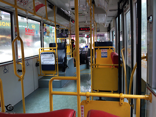 通勤バスって感じ