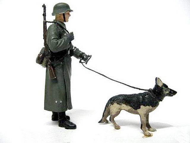 格安爆買い1/6 ドイツ陸軍　野戦憲兵と犬　個人顔塗装のカスタム仕様 G.I.ジョー