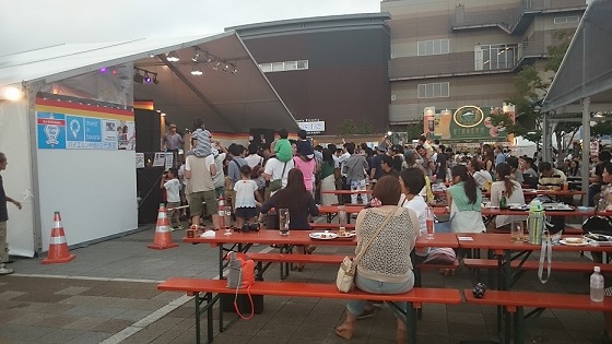 仮設ビアガーデン１