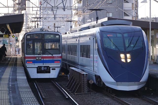 並びが揃う 京成関屋駅2
