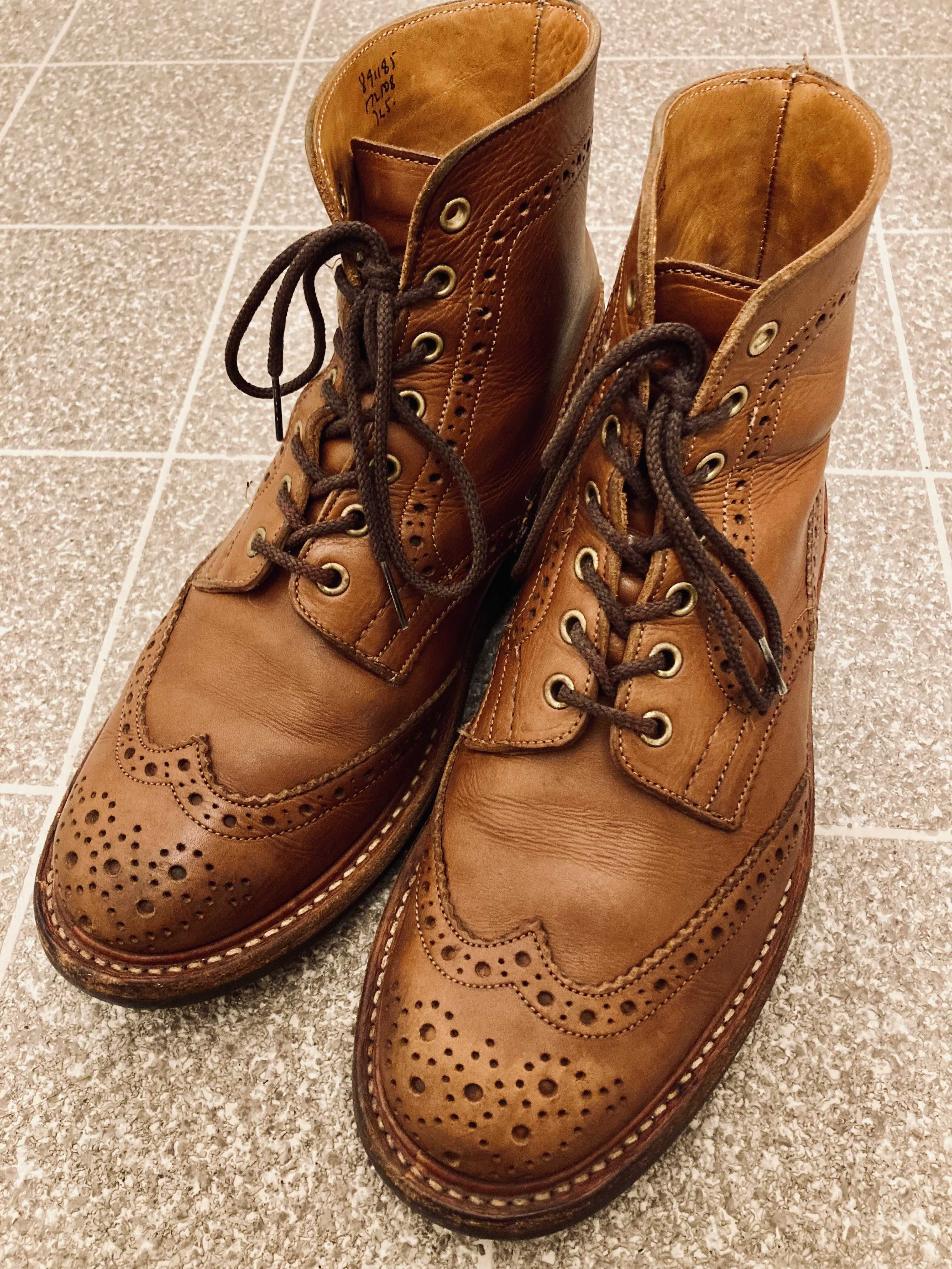 トリッカーズ tricker's モールトン カントリーブーツ キャンプに 