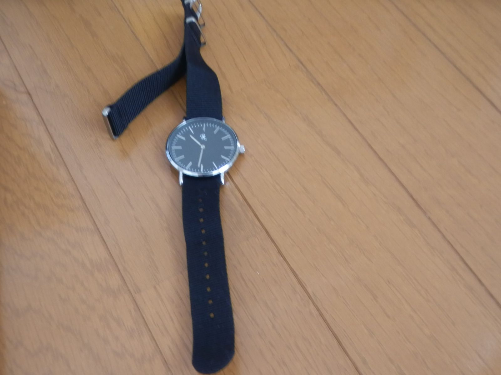 ダイソー ダニエルウェリントン風腕時計にNATOベルトを取り付けました。 | アパート暮らしのブログ - 楽天ブログ