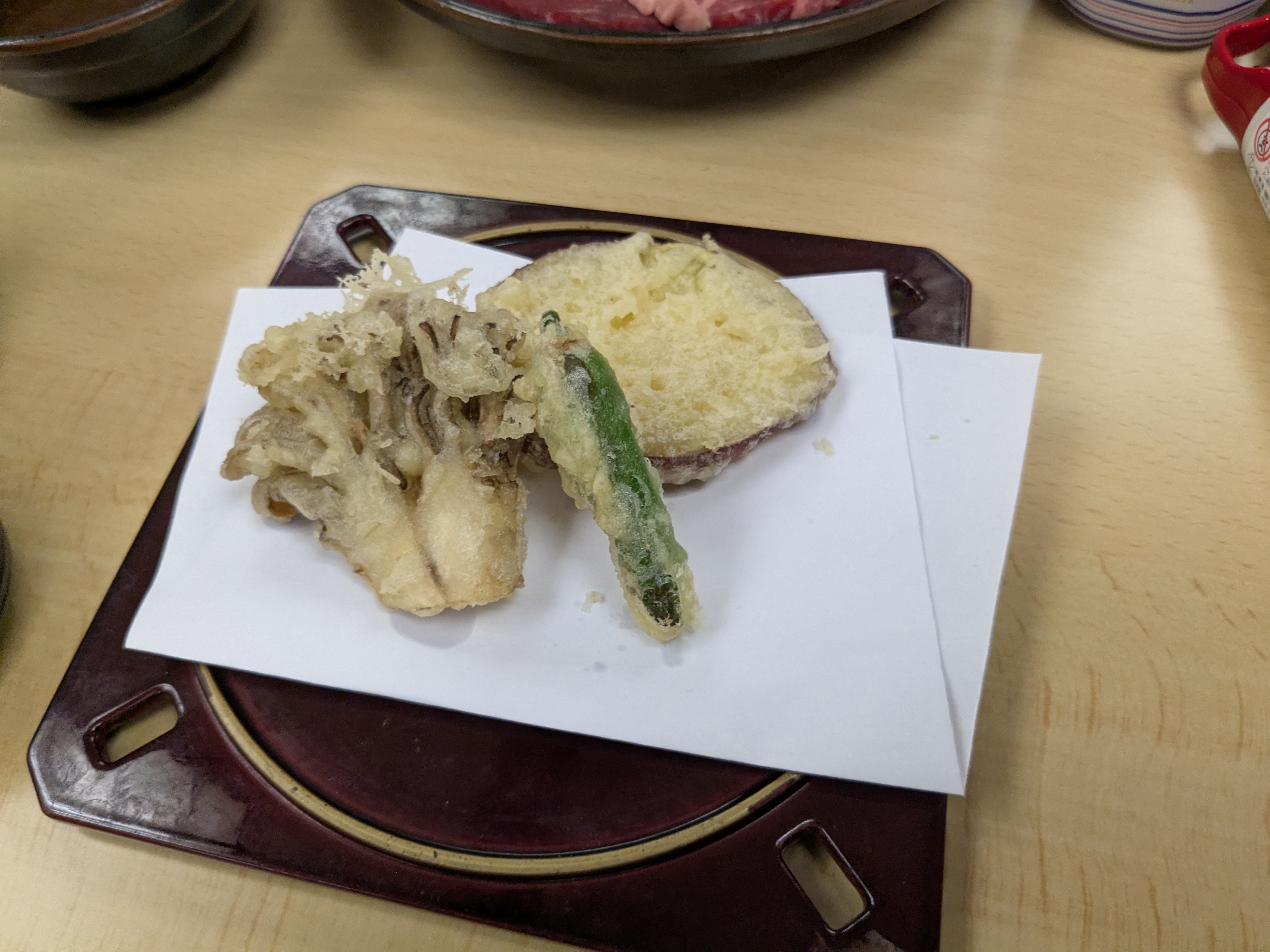 ホテル＆リゾート 山の内ヒルズ　夕食　季節の野菜天ぷら（舞茸、ししとう、さつまいも）