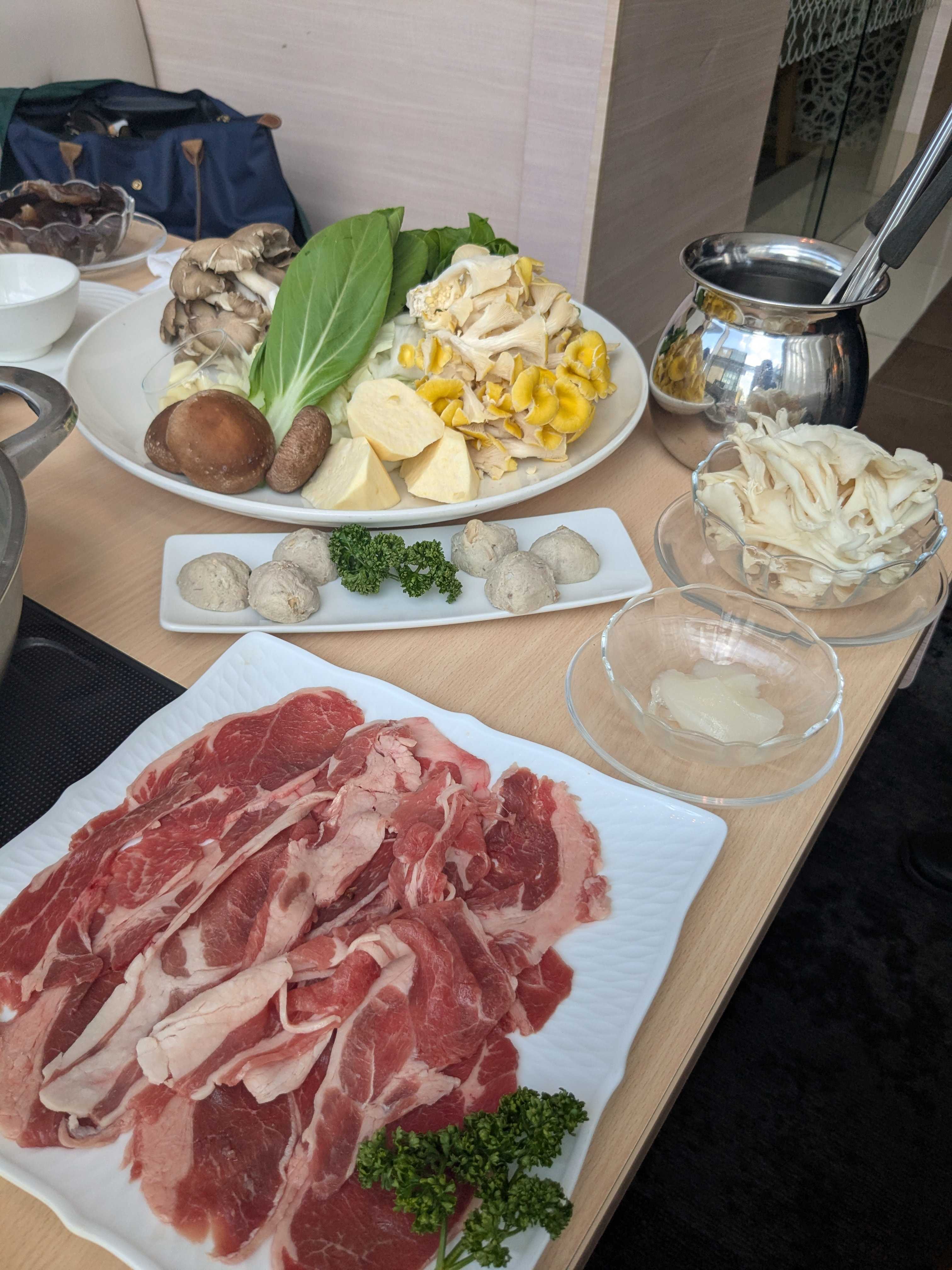 天香回味 銀座中央通り店　女子会ランチ　薬膳鍋コースBセット