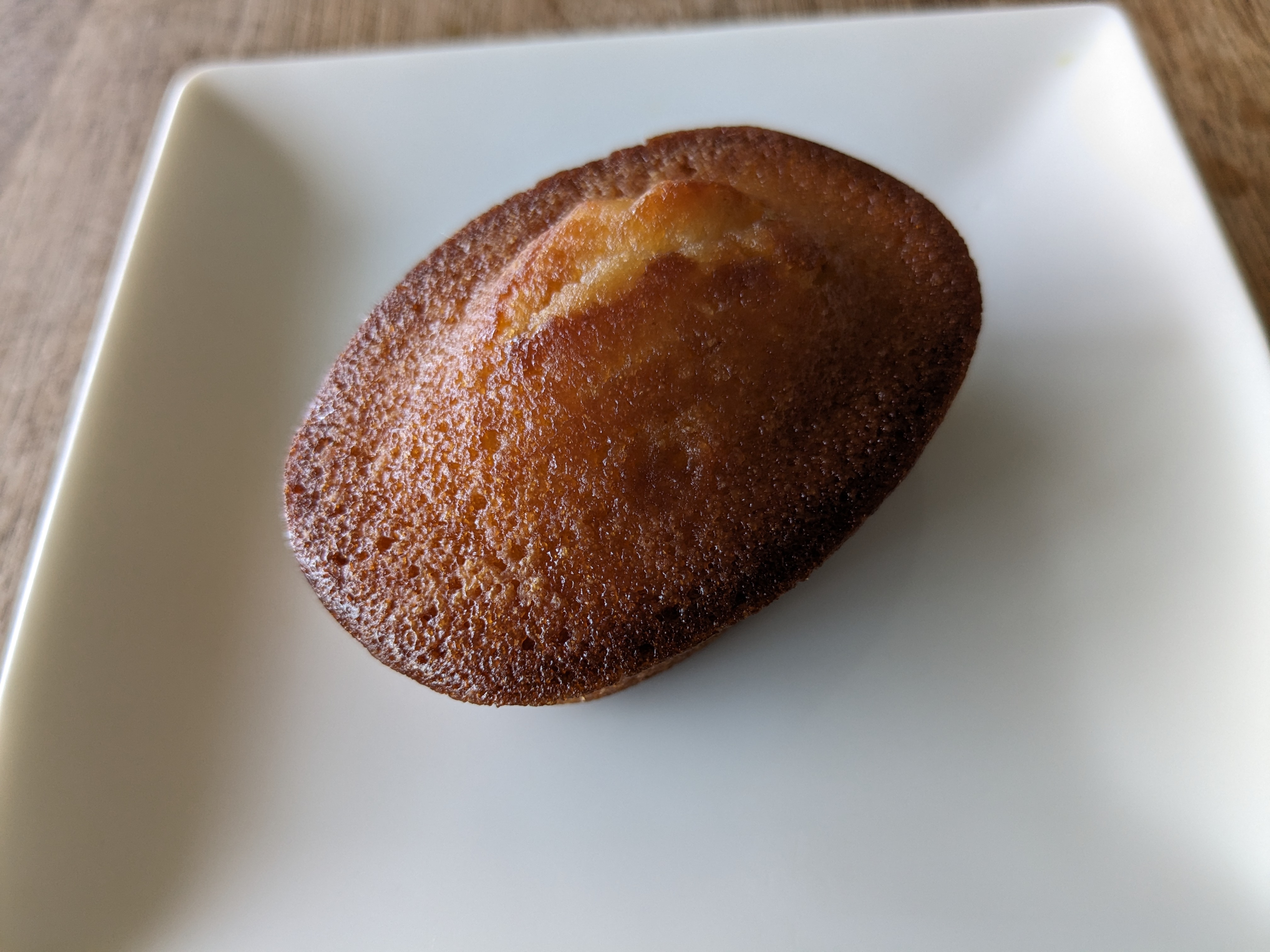 恵比寿駅スイーツ　LESS　RIVA chocolatier　アーモンドフィナンシェ　Almond Financier