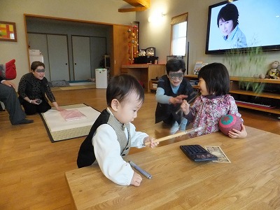 瑛士1歳餅踏み 146.jpg