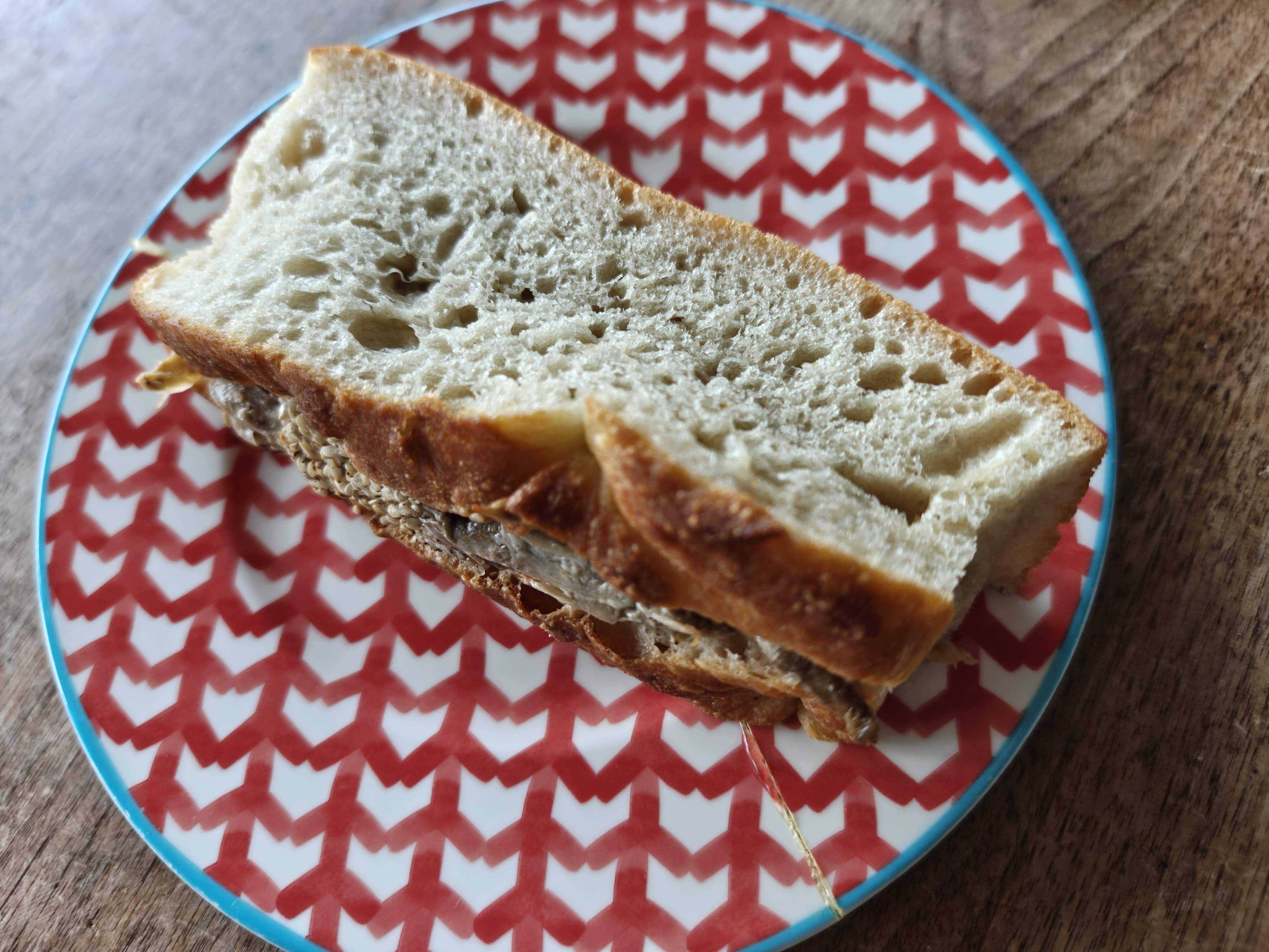 BOULANGERIE SEIJI ASAKURA ごぼうサラダのフォカッチャサンド