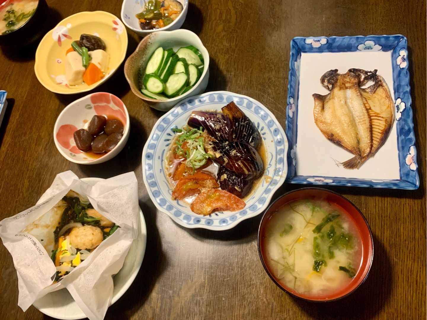 夕食は エボダイの干物 鶏つくねと野菜の紙包み焼き 茄子 トマトの揚げ浸し 高野豆腐 椎茸 人参 隠元 おくら 茄子 人参の梅おかか和え 蒟蒻のピリ辛煮 Music Land 私の庭の花たち 楽天ブログ