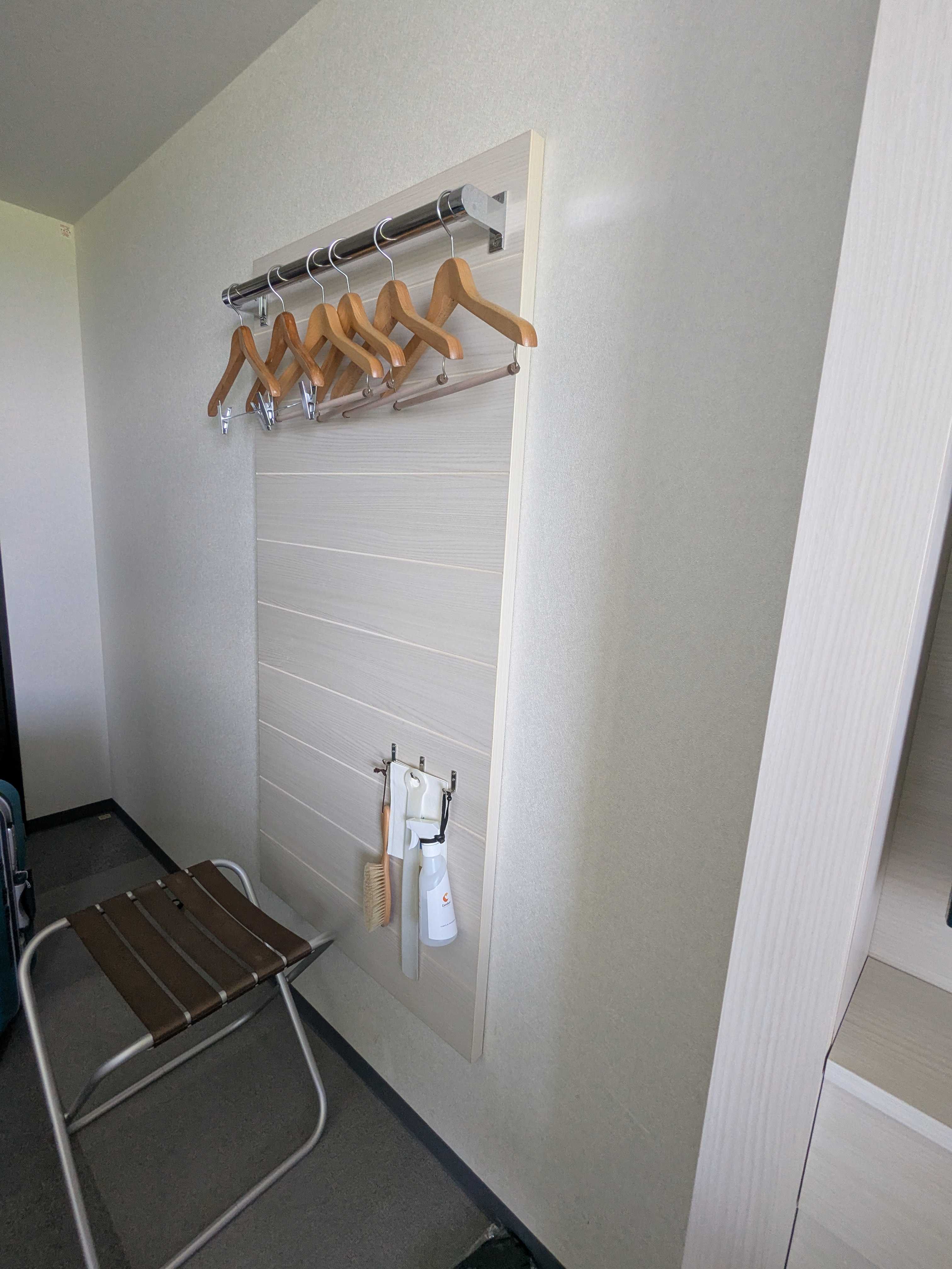 コンフォートホテル石垣島 スタンダードツインルーム 室内　ハンガー