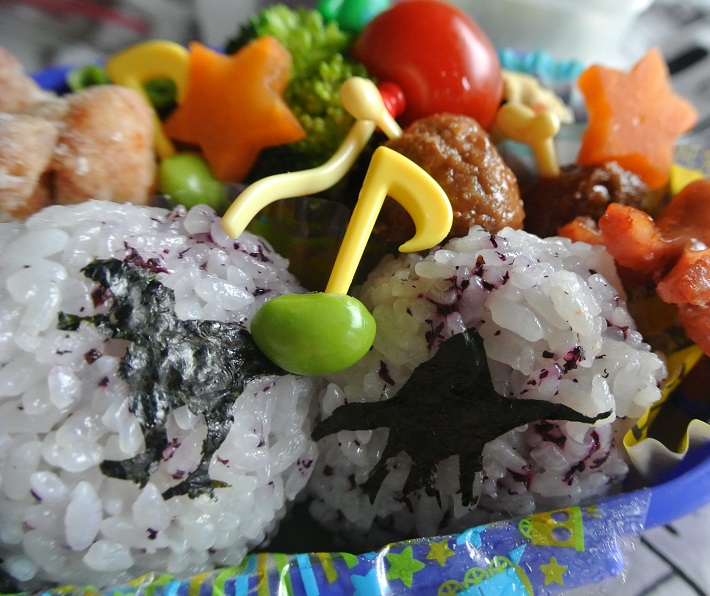 恐竜 お弁当