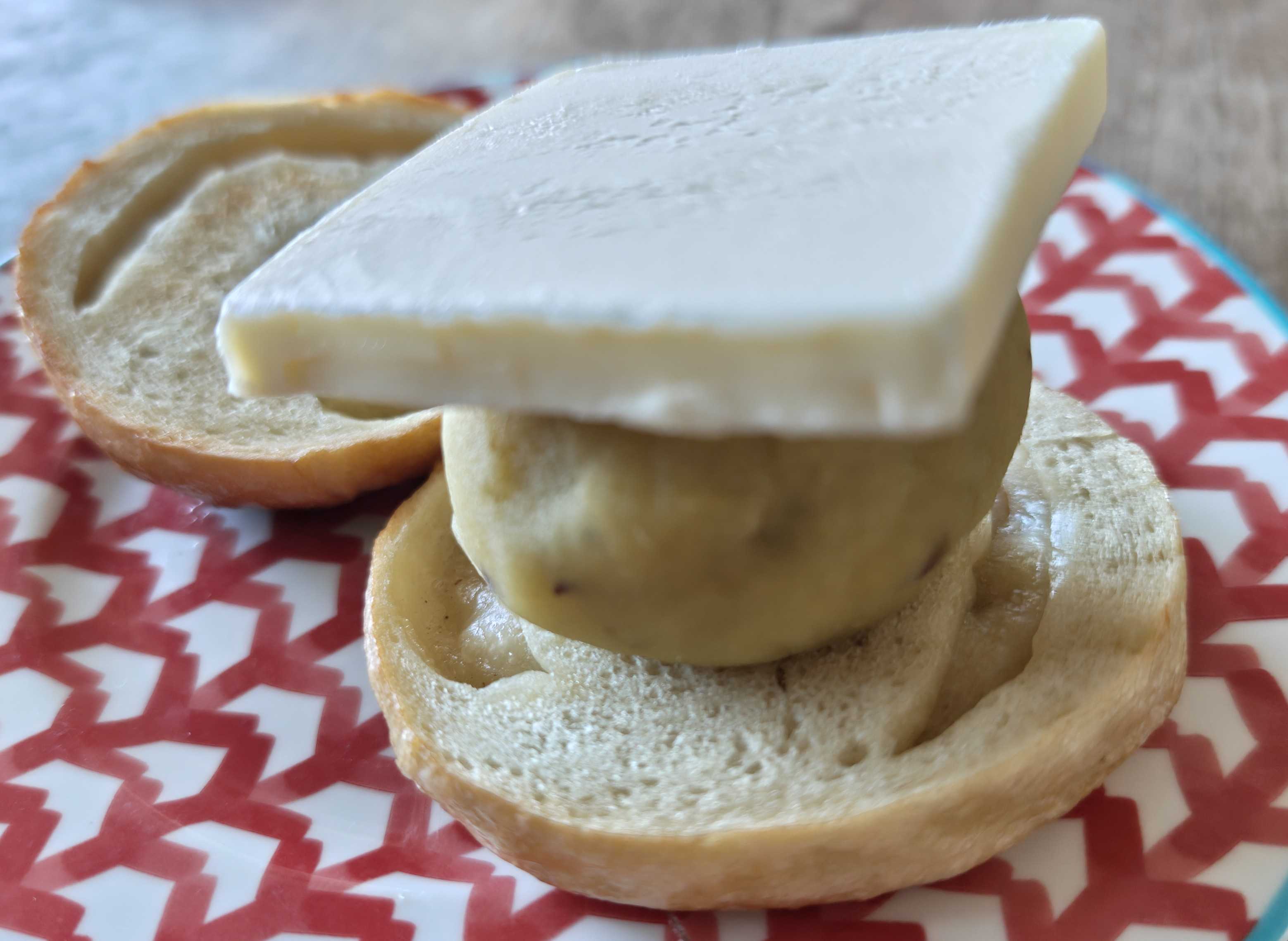 アカシアベーグル(acaciabagel) 通販　禁断のおさつあんバターサンド　(Forbitten)Sweet Potato Bean Paste and Butter Sandwich
