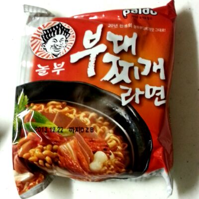 韓国食品『ノルブプデチゲラーメン』