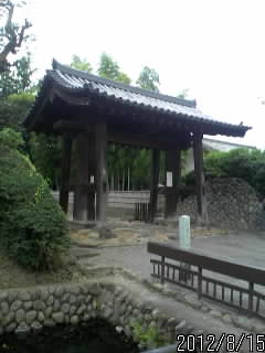 鑁阿寺東門