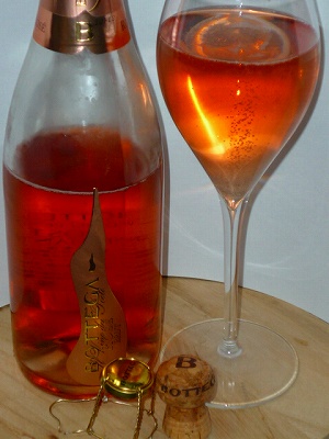 Bottega Il Vino dei Poeti Rose Brut NV glass.jpg