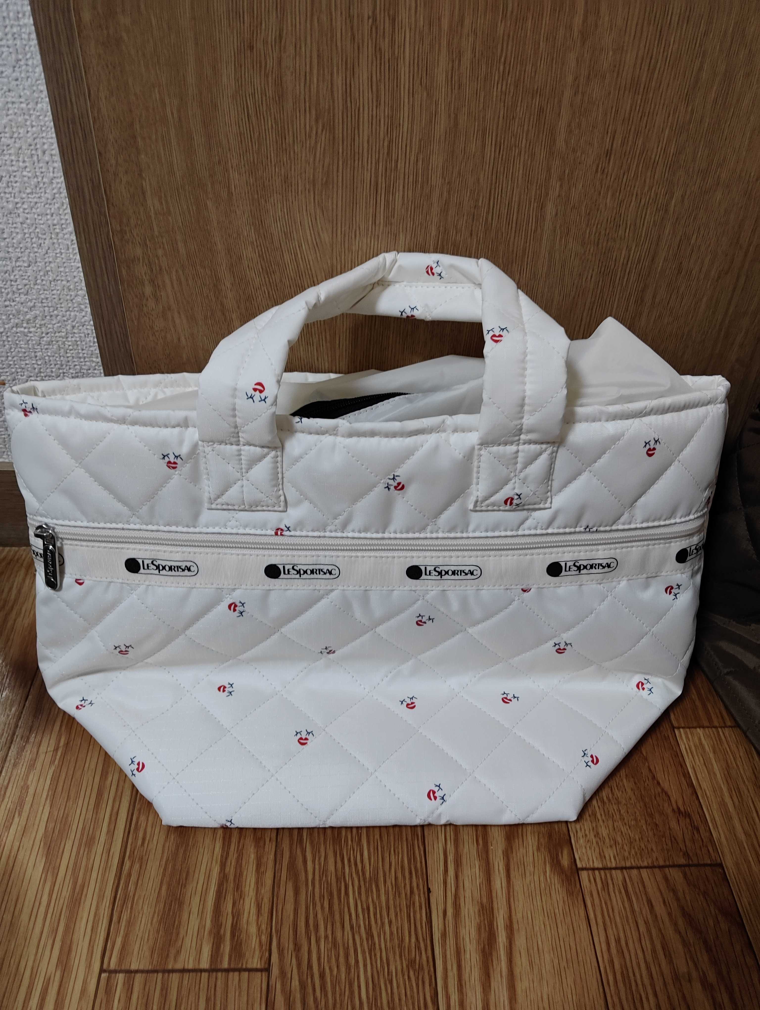 新品＊未使用　神崎恵＊レスポ　パフィーミニバッグ ホワイト レスポートサック 神崎恵コラボ バニティ - メルカリ