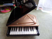 minipiano.jpg