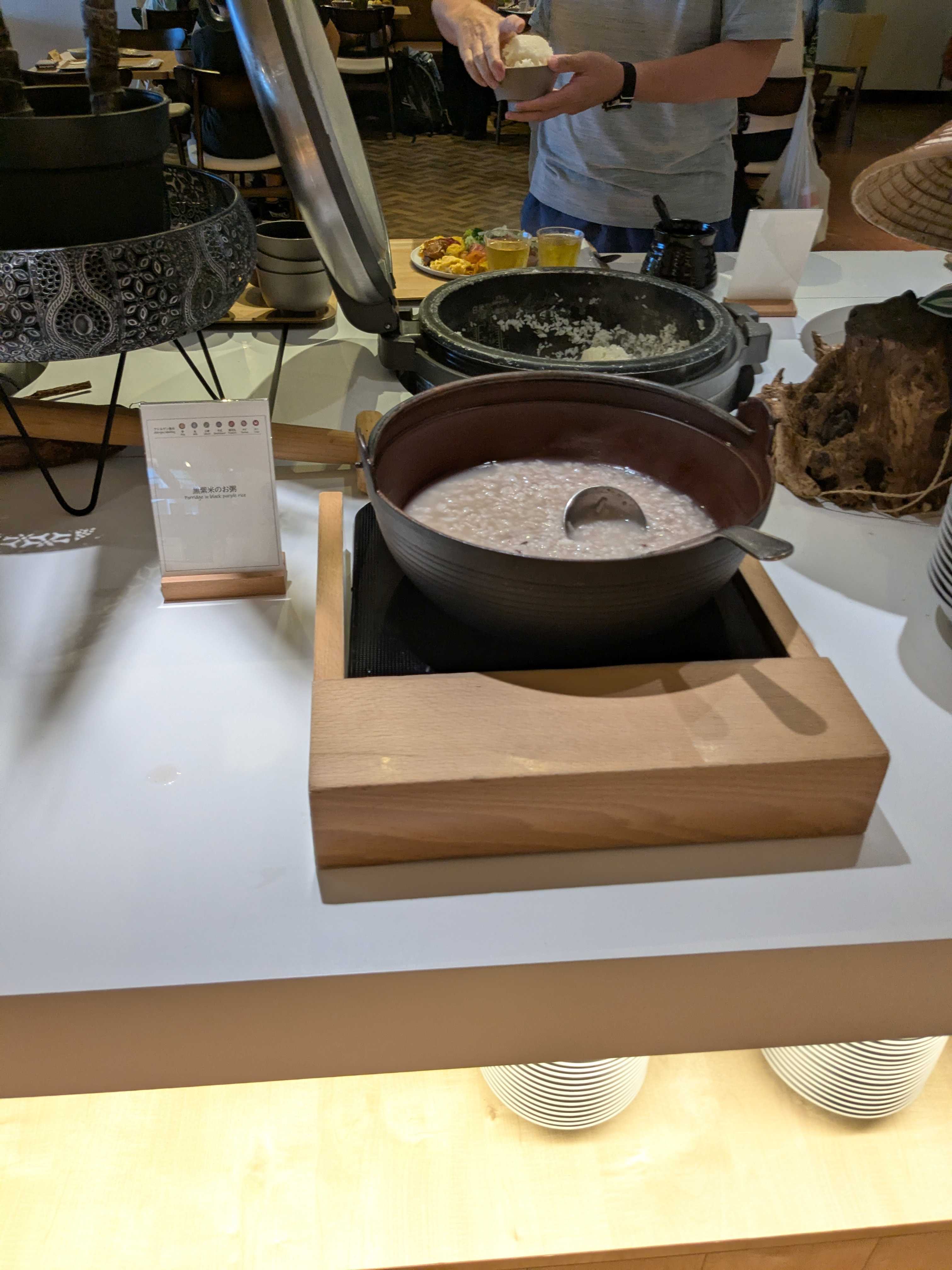 西表島ホテル by 星野リゾート 朝食ビュッフェ　内容　メニュー　黒紫米のおかゆ