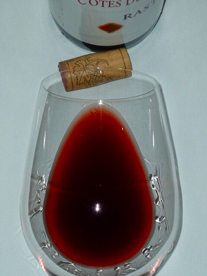 Dm.de la Combe Dieu CdR Rasteau 1990 glass.jpg