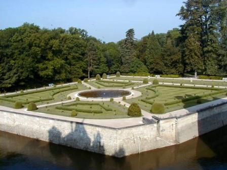 P5270052シュノンソー城　＜カトリーヌ・ド・メディシスの庭園＞.jpg