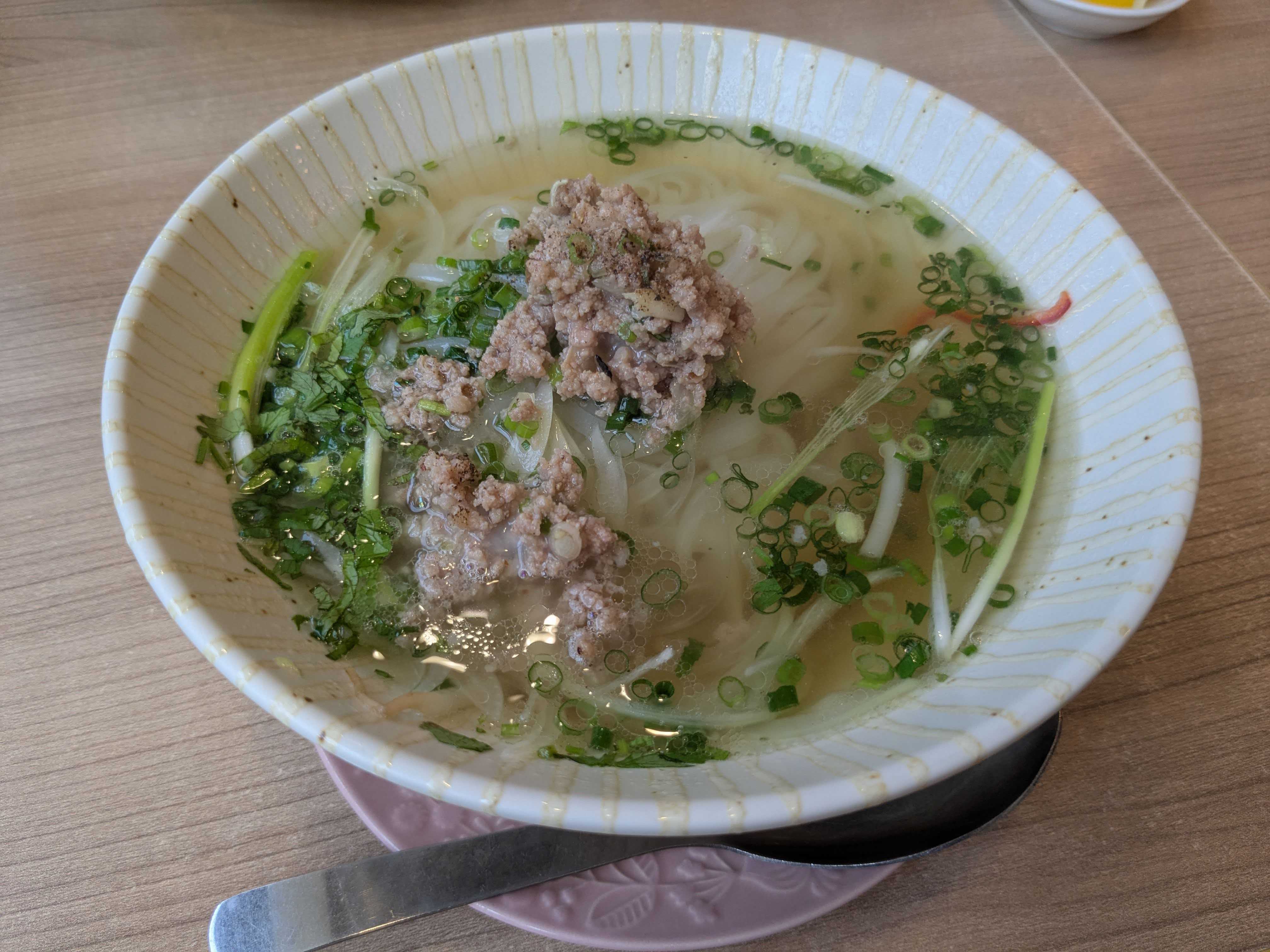 津田沼駅　ベトナム料理 フォーゴン　ひき肉のフォー