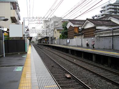 伏見桃山駅