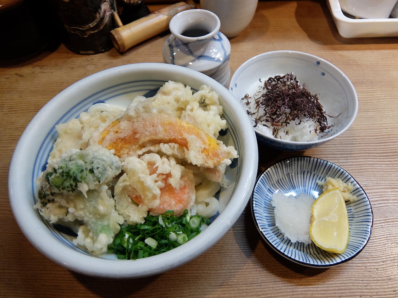 本日のさぬき うどん 冷やしとり天ぶっかけうどん700円 麺房 三宅 伊勢崎町高知市高知県 本日のさぬき うどん 楽天ブログ