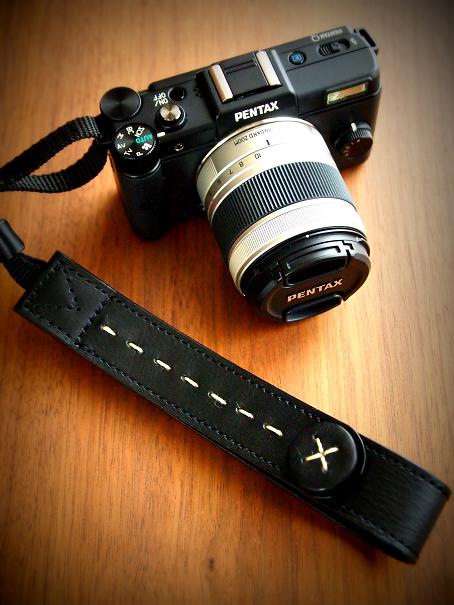 愛用カメラに付けたハンドストラップが素敵過ぎる件 | 28平米の1Kから。 - 楽天ブログ