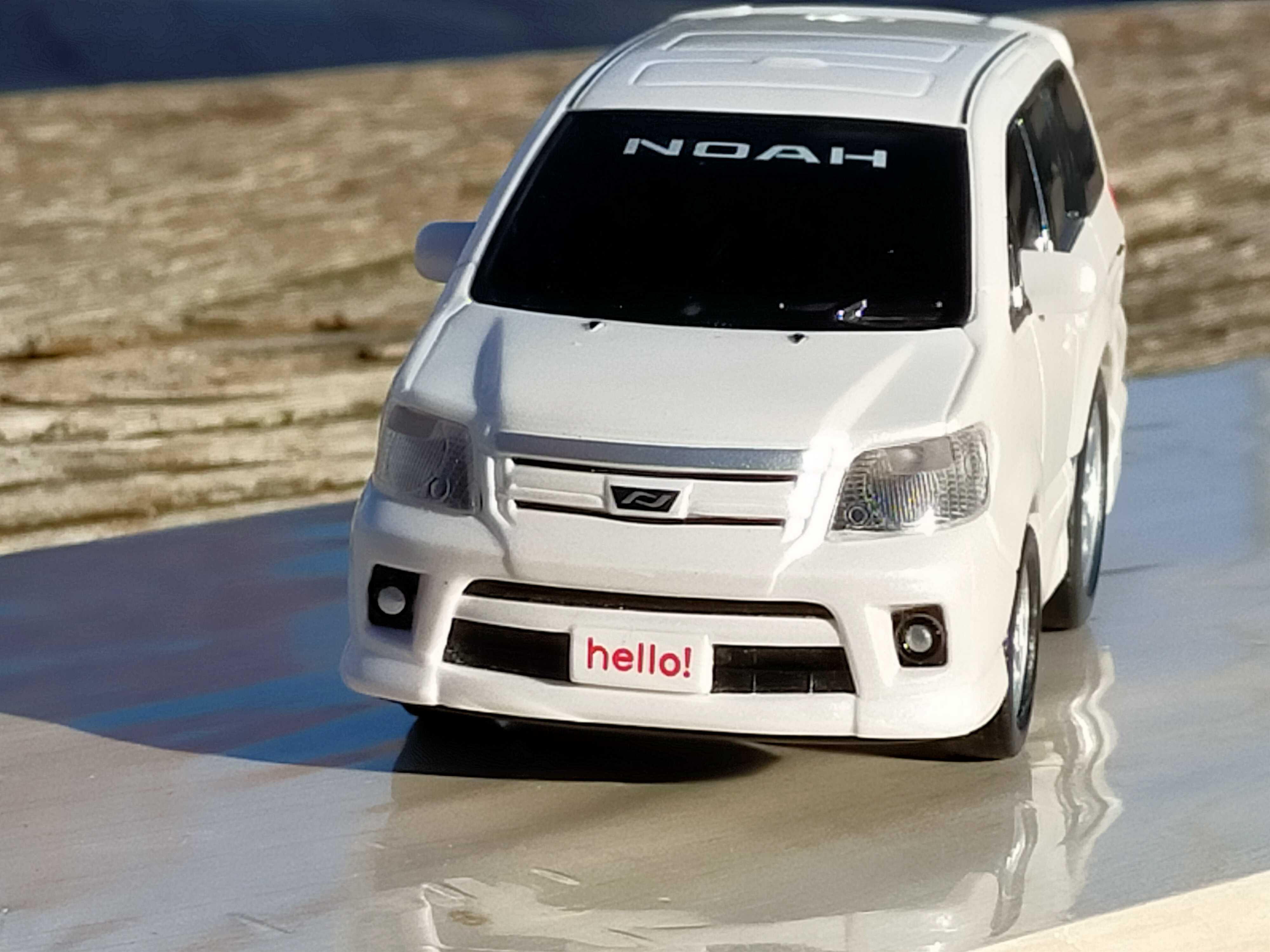 プルバックカー】トヨタ ノア ドライブタウン 初代 R60G型