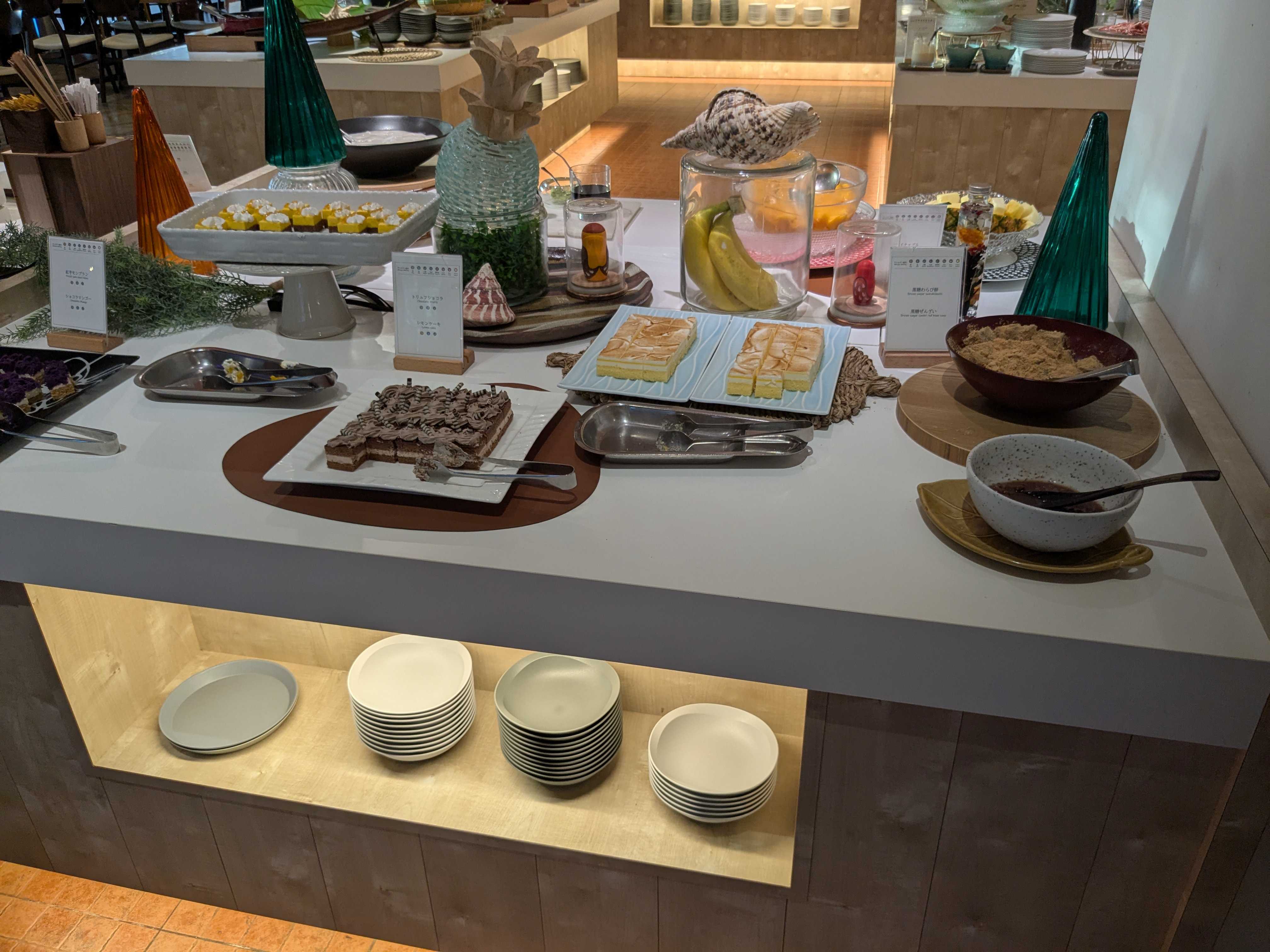 西表島ホテル by 星野リゾート 夕食ビュッフェ　内容　メニュー　ケーキ＆デザート