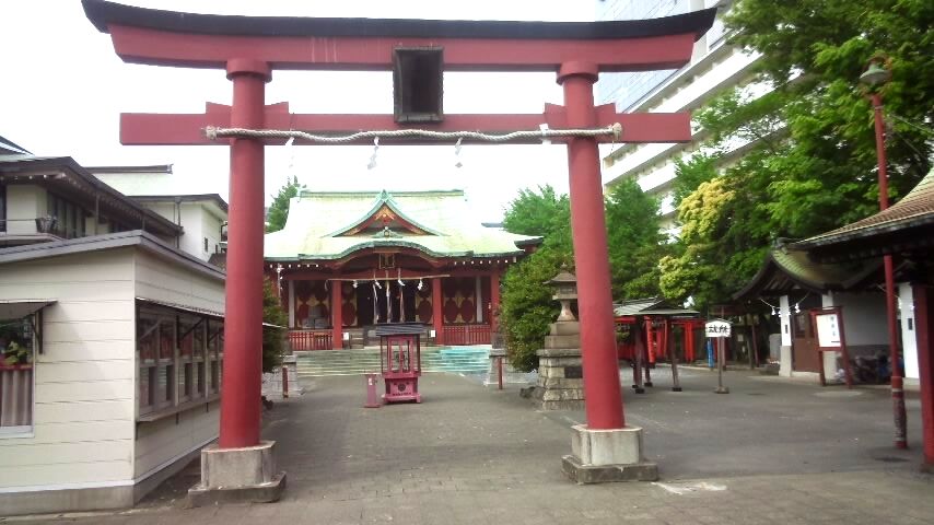穴守神社鳥居、本殿.jpg