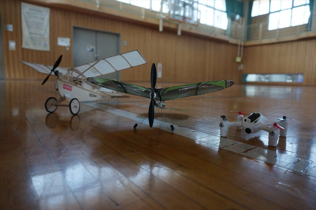 いつもの公民館でｒｃ飛行機を飛ばして来ました 自作ｒｃ飛行機初飛行成功 ヨッシイのブログ 楽天ブログ