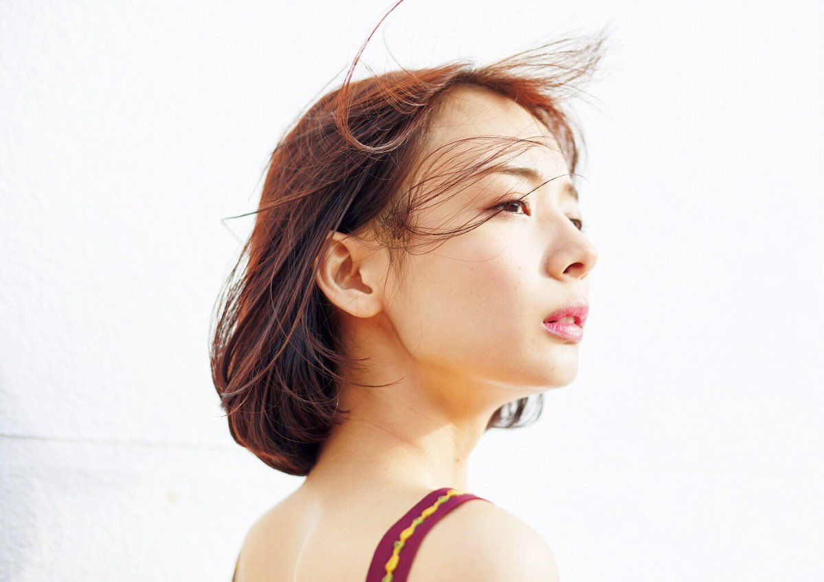 プロ雀士でモデルの岡田紗佳、念願の初写真集 | Inkyoのたわごと - 楽天ブログ