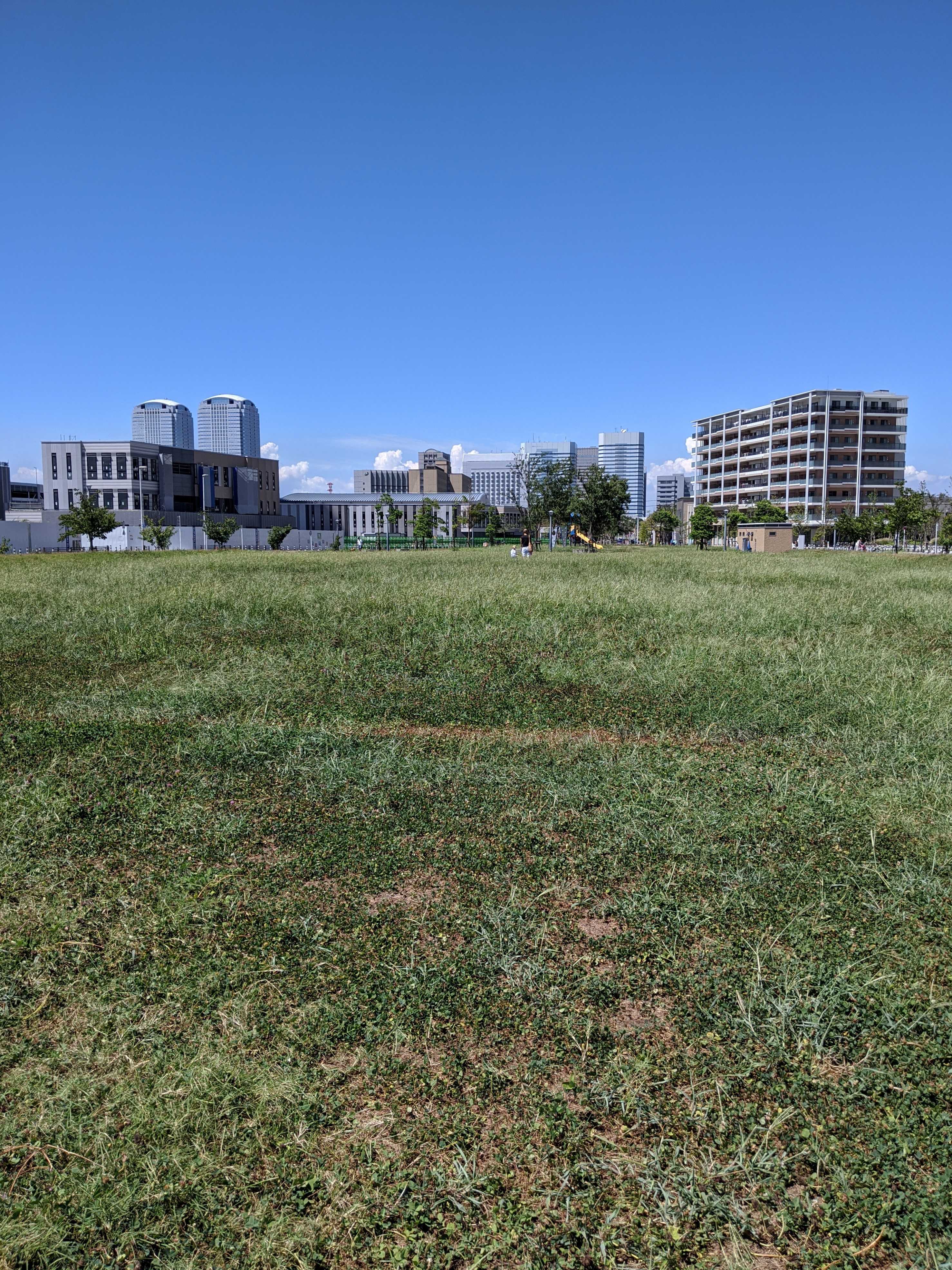 真夏の幕張ベイパーク若葉3丁目公園