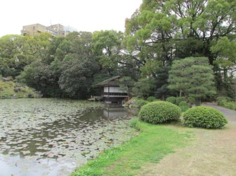 スポット探訪 [再録] 京都・下京 「渉成園」（枳穀邸）細見 －3 閬風亭・双梅檐・臥龍堂・漱枕居・源融ゆかりの塔・侵雪橋 | 遊心六中記 -  楽天ブログ