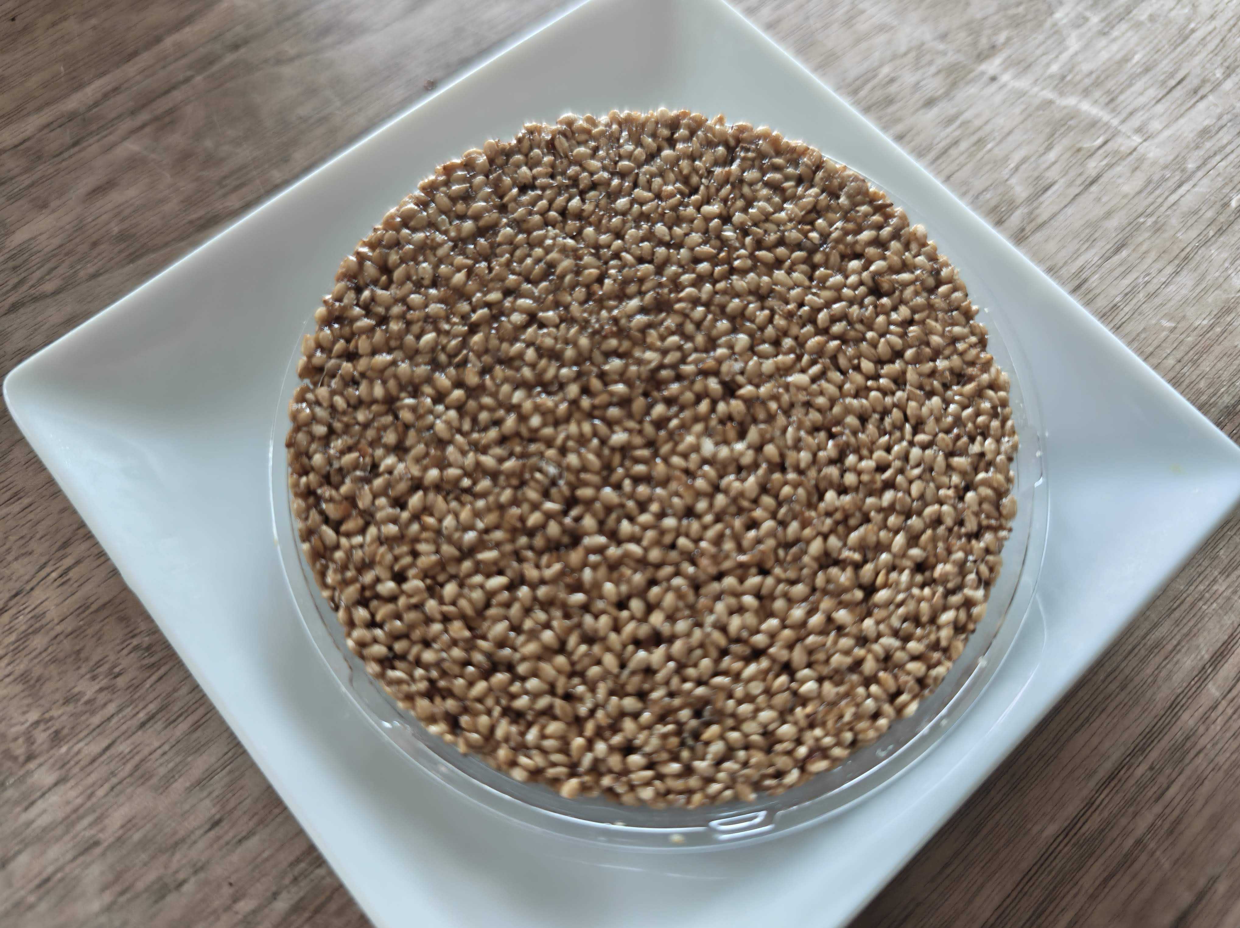 嬉しい手土産　オニザキ　胡麻せんべい