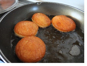 マラサダのつもり　揚げ.jpg
