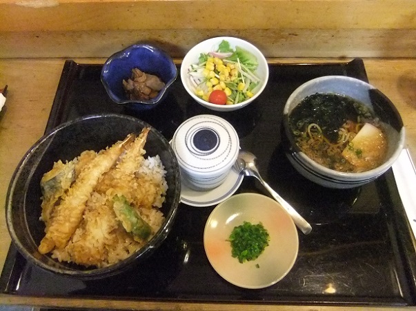 栗原４丁目・江戸一西新井館のどんぶりランチ１