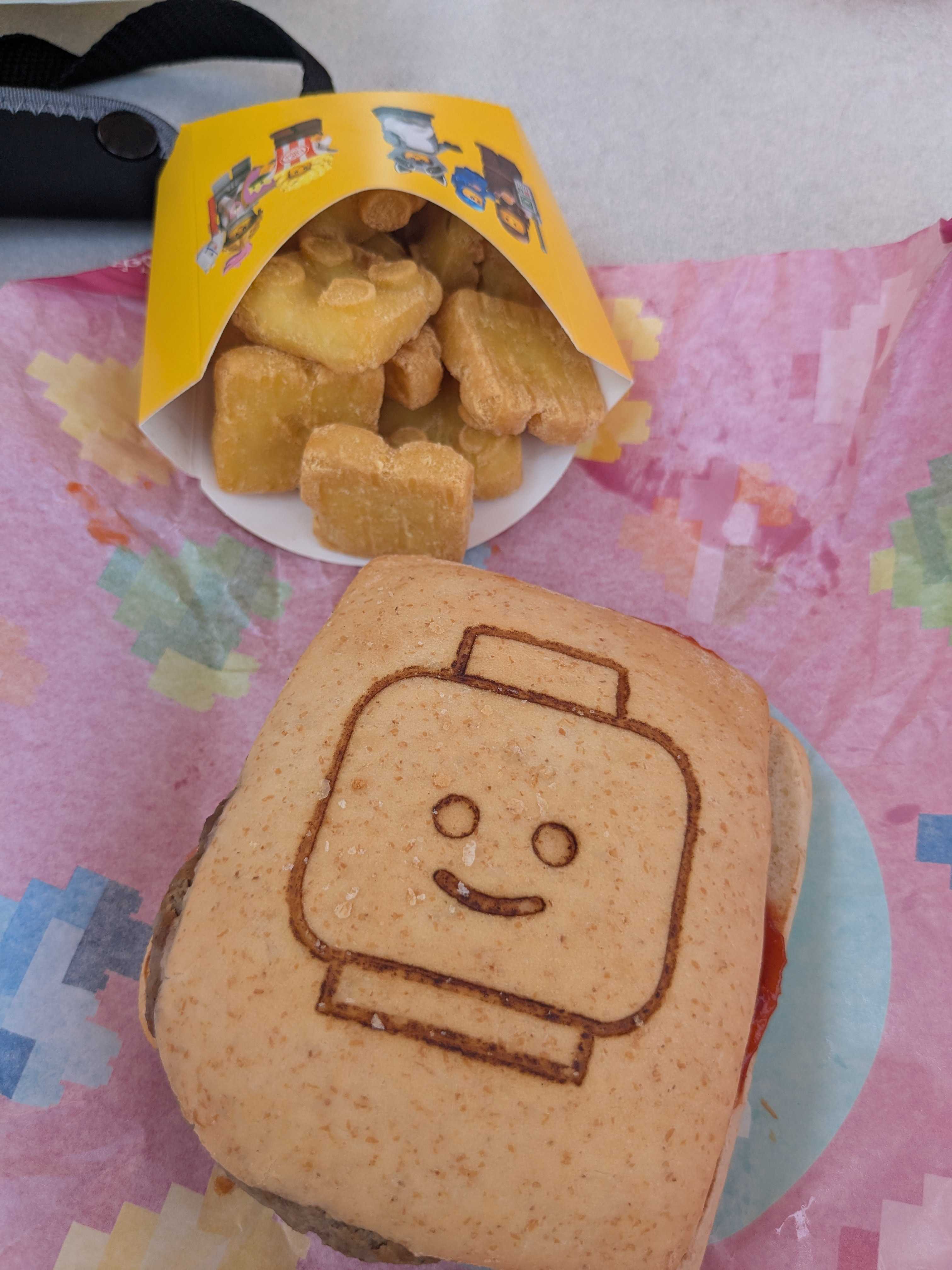 レゴランドジャパン　レストラン　ブリックハウスバーガー 　チーズバーガーセット