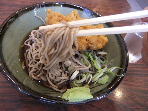 梅島１丁目・雪国の冷かけ＋かき揚げ２