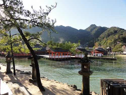 満ち潮の厳島神社