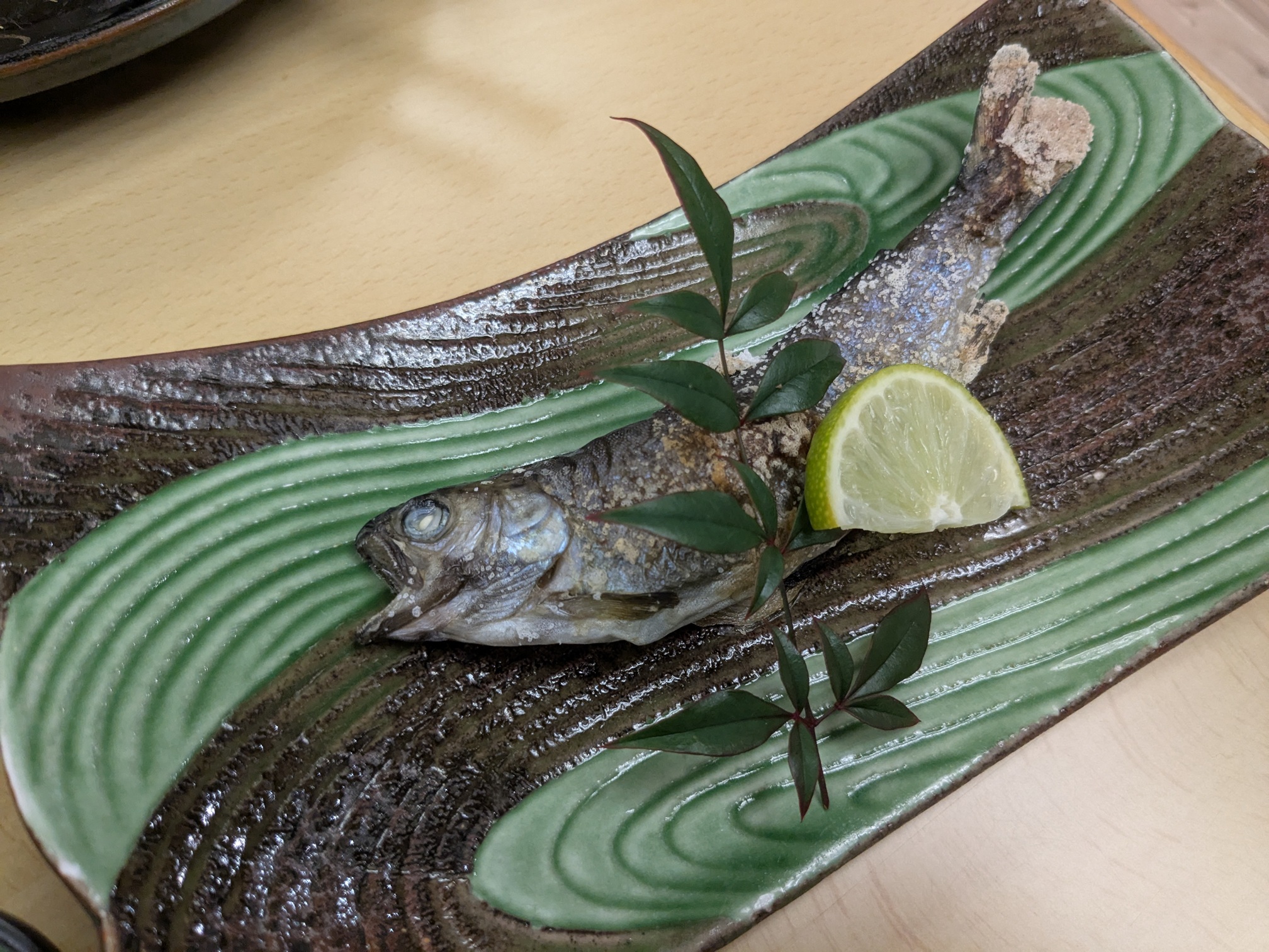 ホテル＆リゾート 山の内ヒルズ　夕食　虹鱒の串焼き
