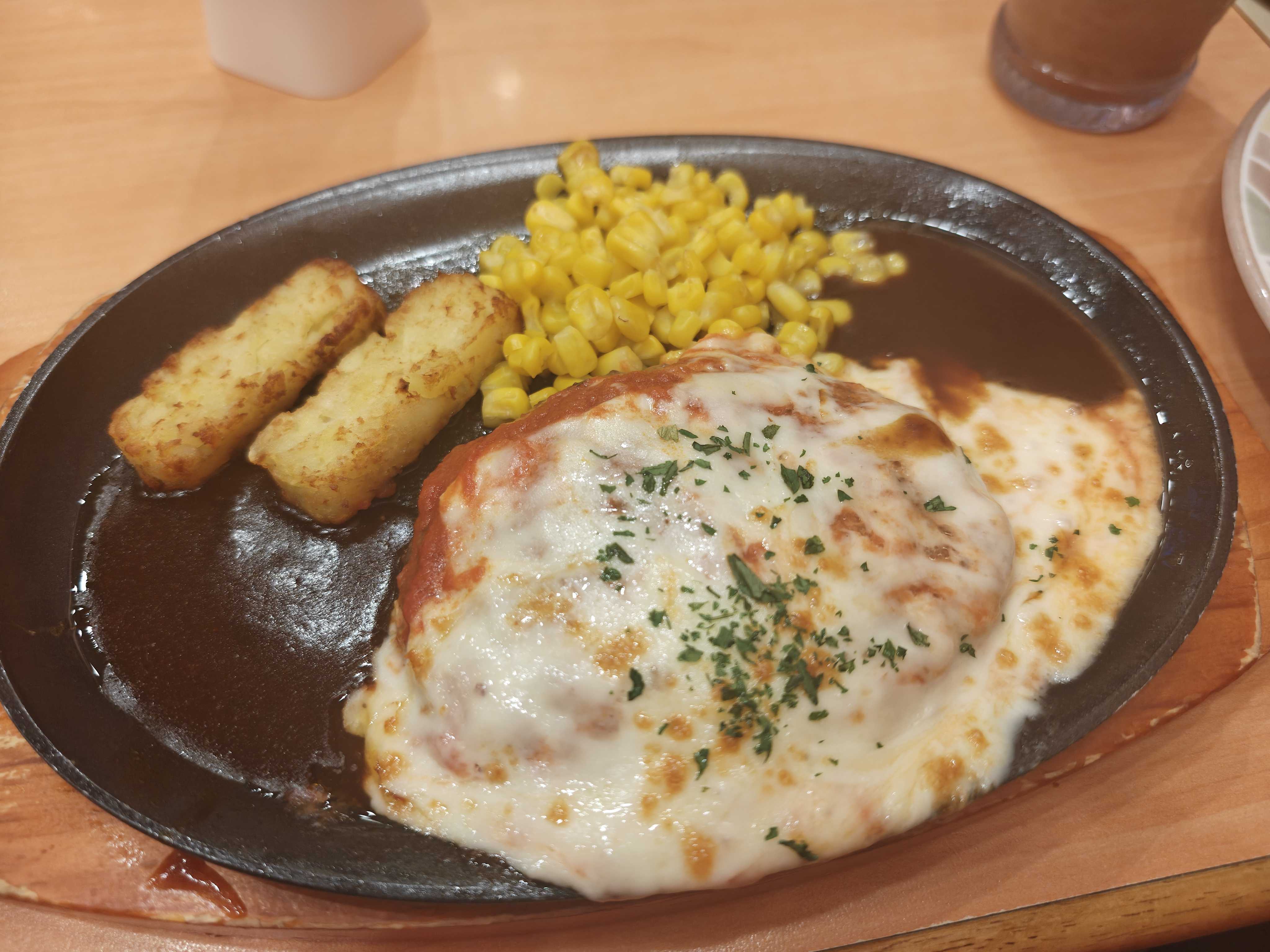 サイゼリヤ　イタリアンハンバーグ