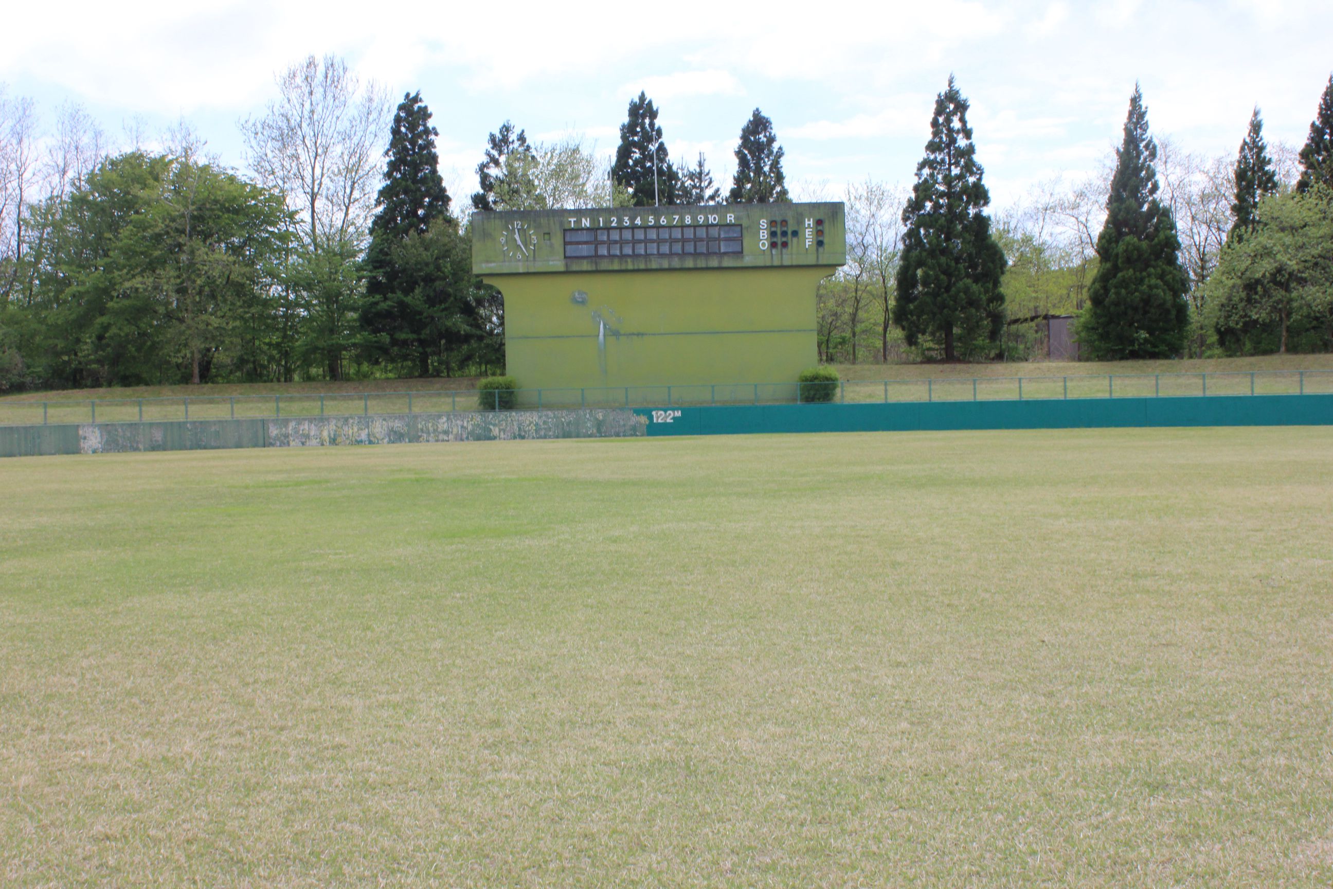 県営野球場のバックネット 内外野フェンスの塗装２ 秋田県総合公社ブログ 楽天ブログ