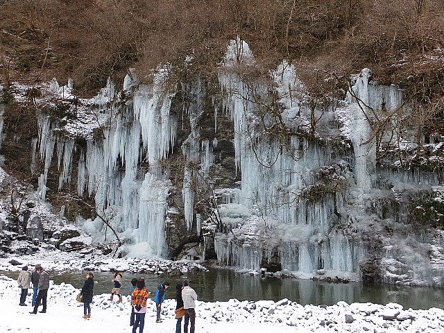三十槌の氷柱　－　人工