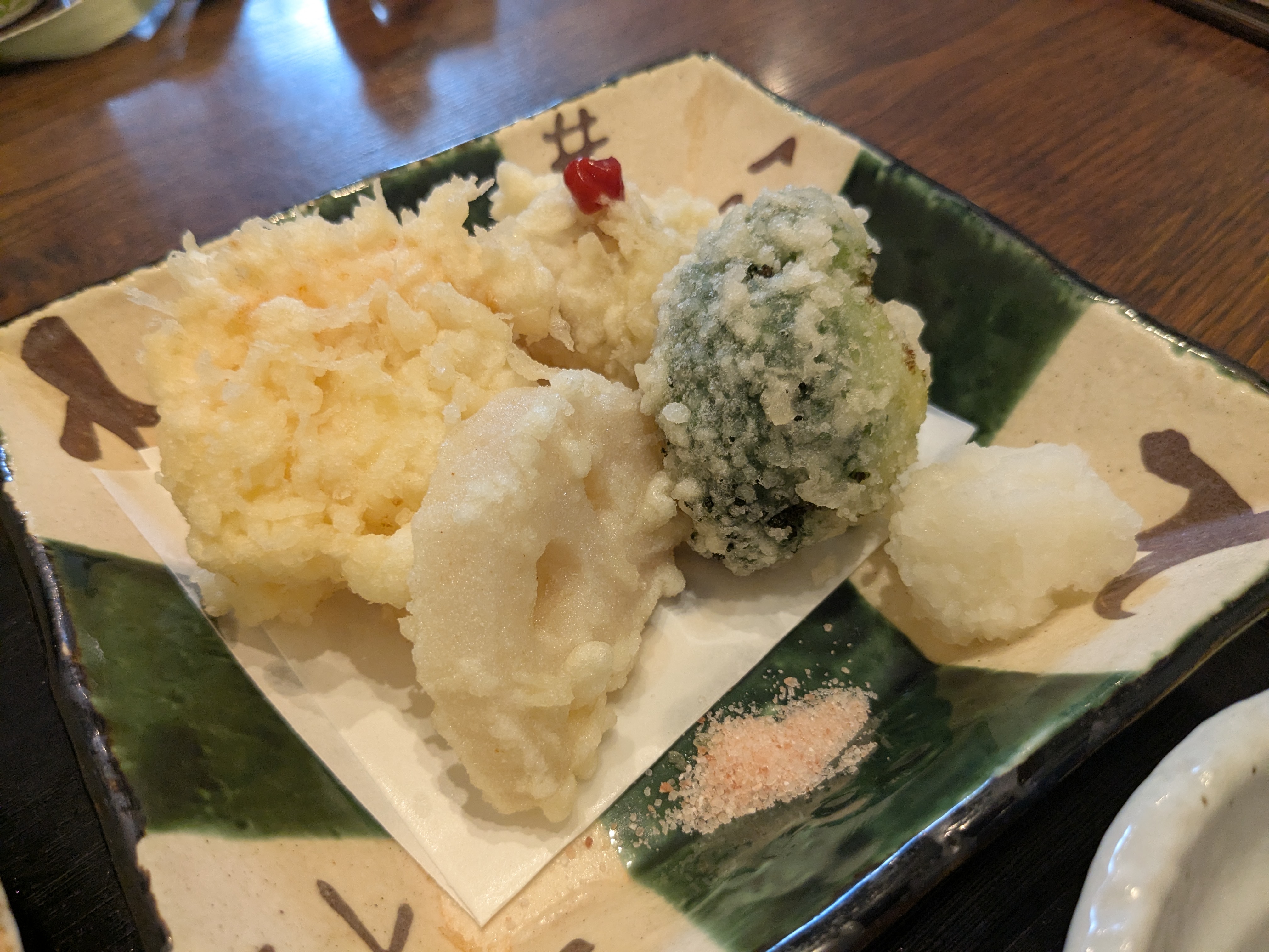 津田沼駅そば屋　つだぬまや　ふぐとハーブエビの天ぷらせいろ