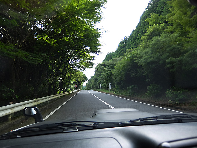 室内からジムニー