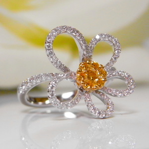 綺麗なダイヤモンド１００石で創る　花指輪　　４　　横濱元町エクセル宝飾