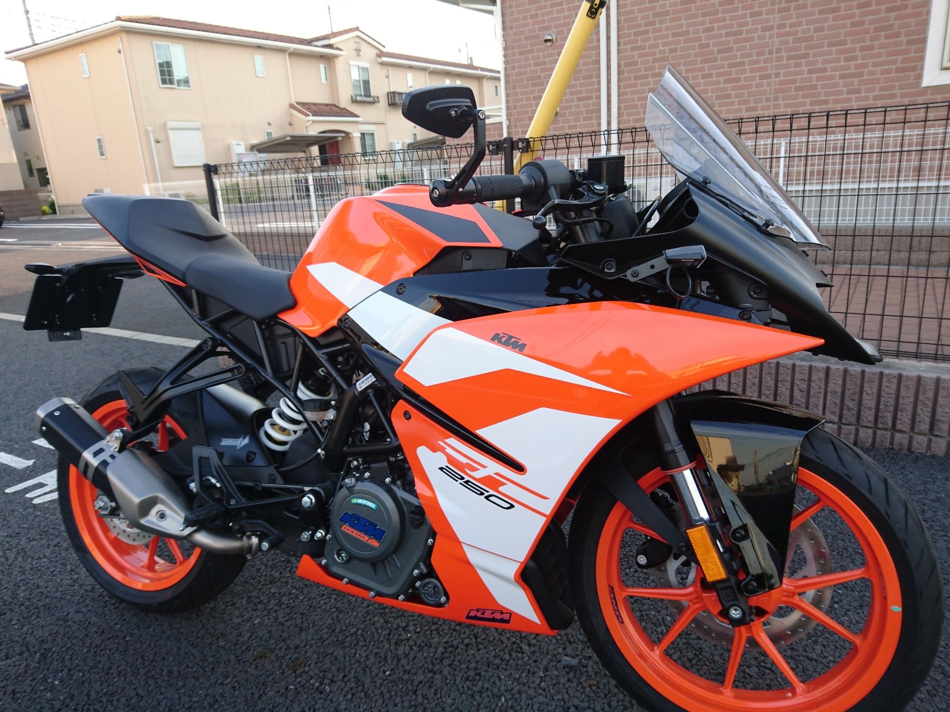 販売 ktm rc250 ミラー交換