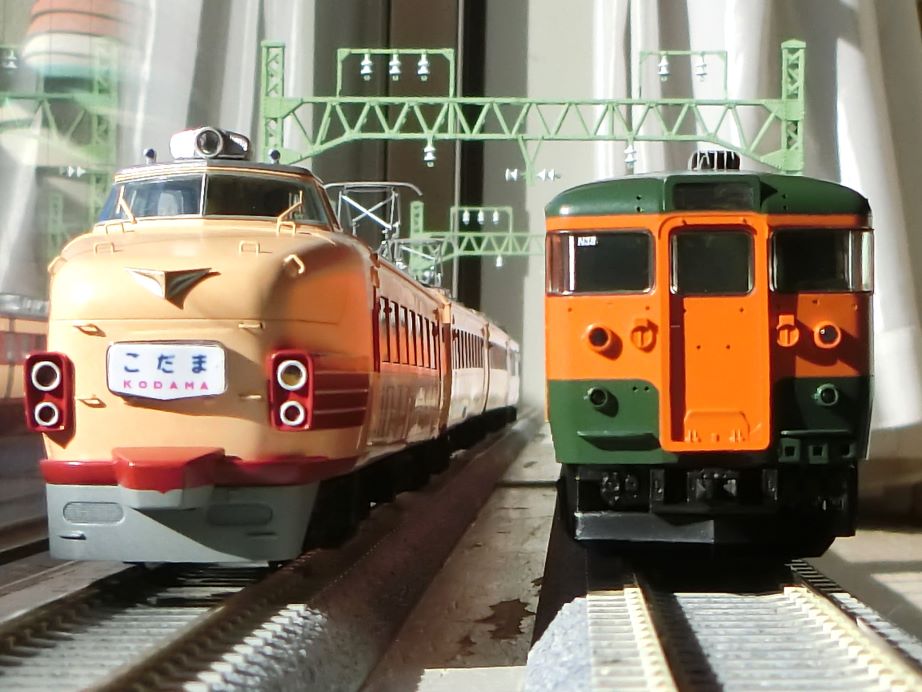 こだまさん 東海道本線を行く151系「こだま」と115系湘南色 | HOゲージの世界へ